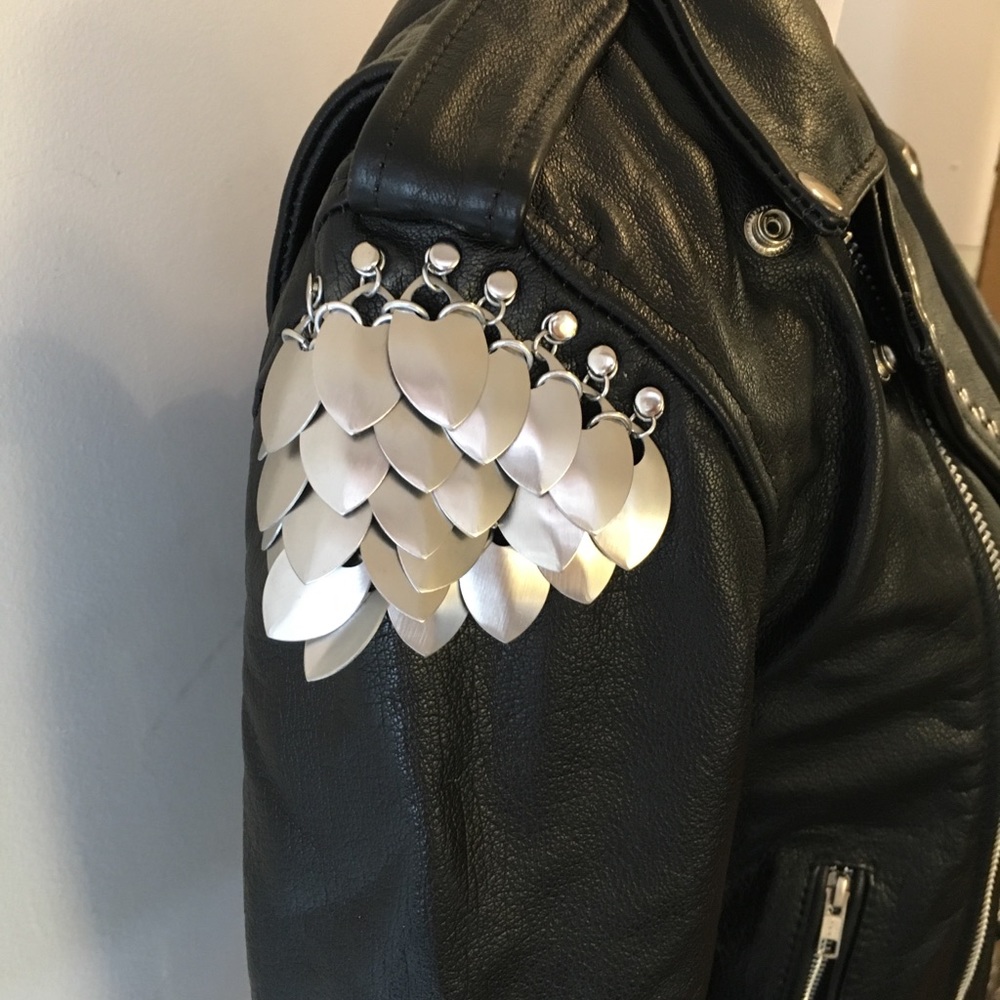 Understated Leather Jacket With Shoulder Detail - image 3